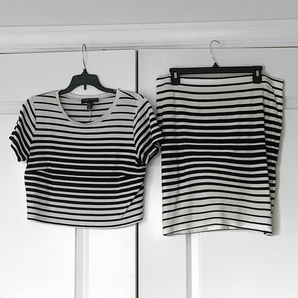 Forever 21+ Black & White Set
